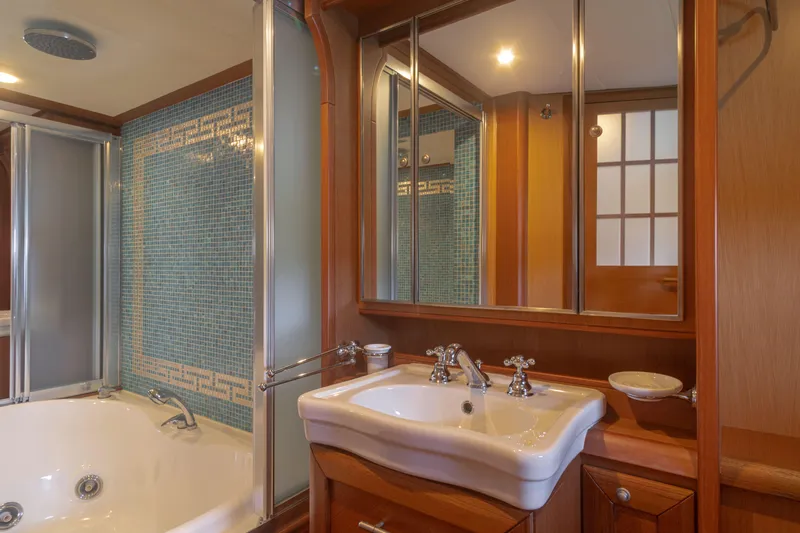 Saphir Yacht Photos Pics 