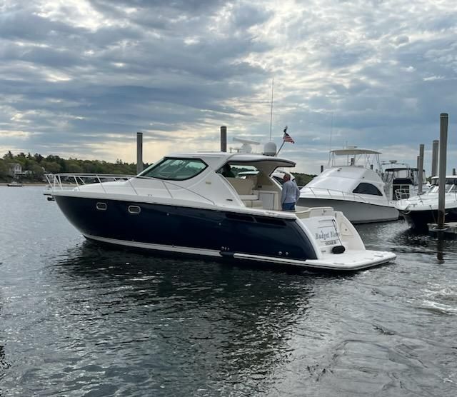 2009 Tiara Yachts 43 