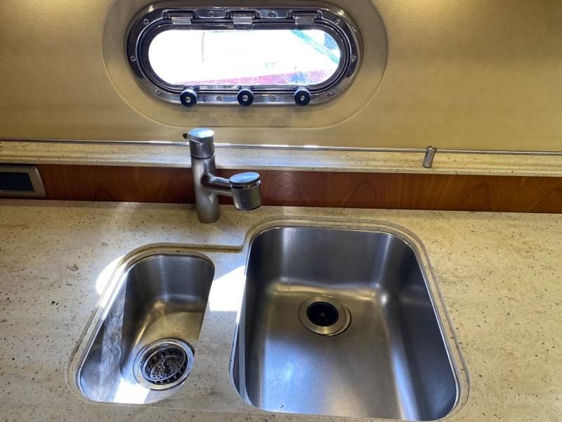 2009 Tiara Yachts 43 