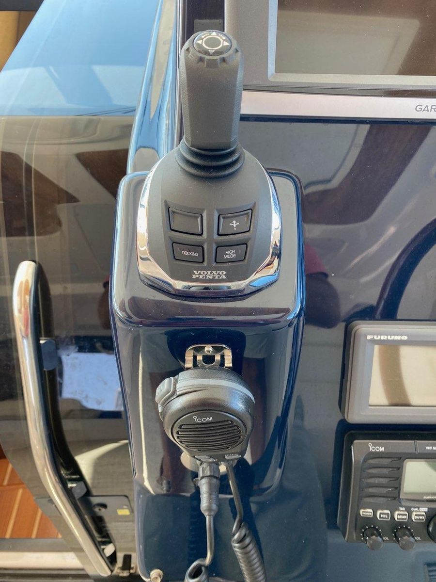 2009 Tiara Yachts 43 