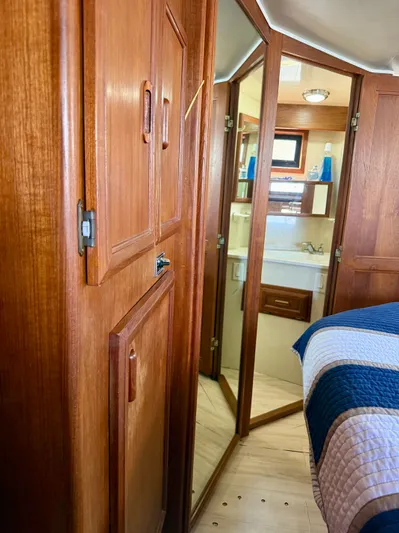 Journey's End Yacht Photos Pics 