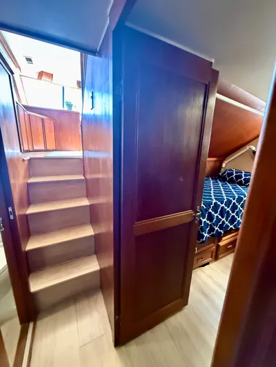 Journey's End Yacht Photos Pics 