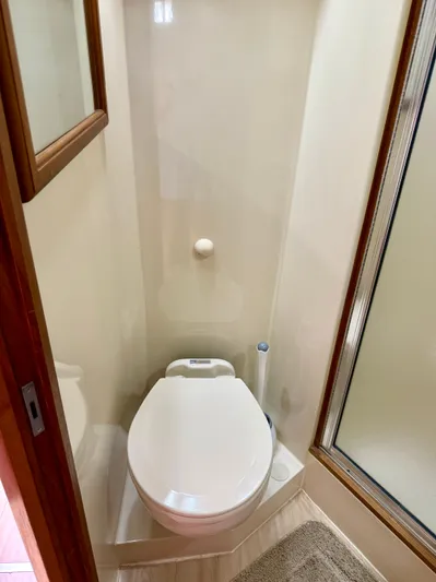 Journey's End Yacht Photos Pics 