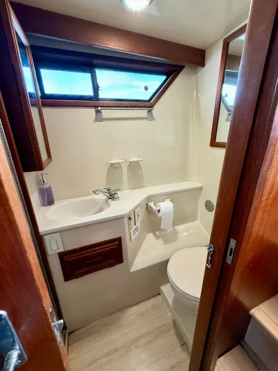 Journey's End Yacht Photos Pics 