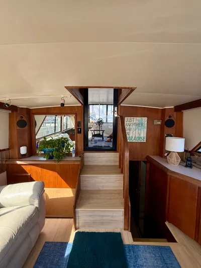 Journey's End Yacht Photos Pics 