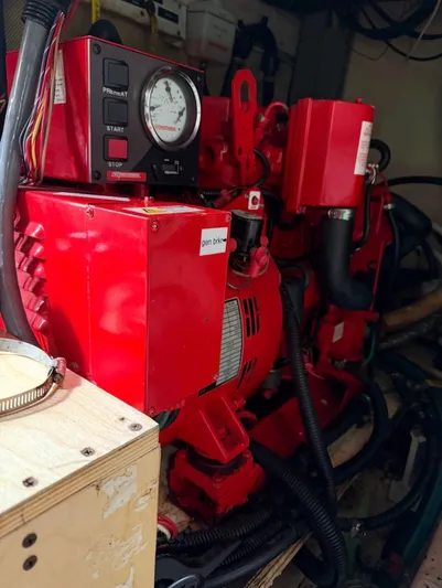 Journey's End Yacht Photos Pics 