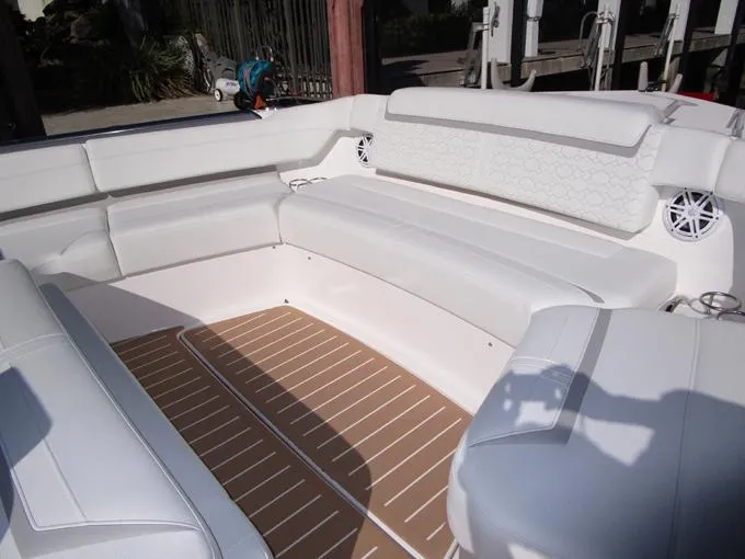 A Lazee Day Yacht Photos Pics Forward Bow Seating