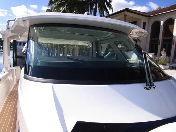 A Lazee Day Yacht Photos Pics One Piece Windshield