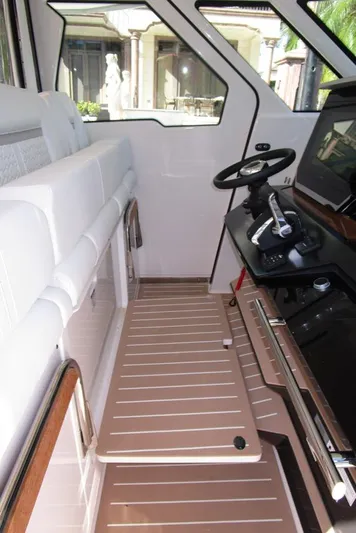 A Lazee Day Yacht Photos Pics Helm Seats with Step Down