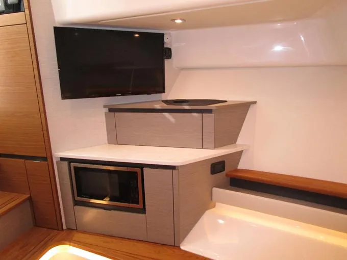 A Lazee Day Yacht Photos Pics Main Cabin to Port