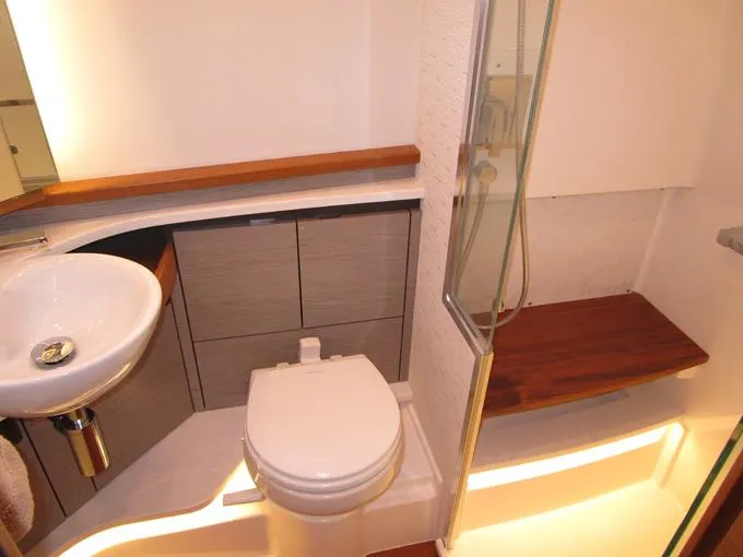 A Lazee Day Yacht Photos Pics Private Head