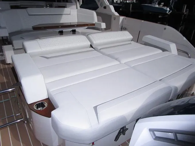 A Lazee Day Yacht Photos Pics Sum Lounge Option