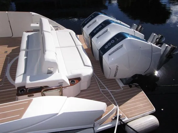 A Lazee Day Yacht Photos Pics Transom Area