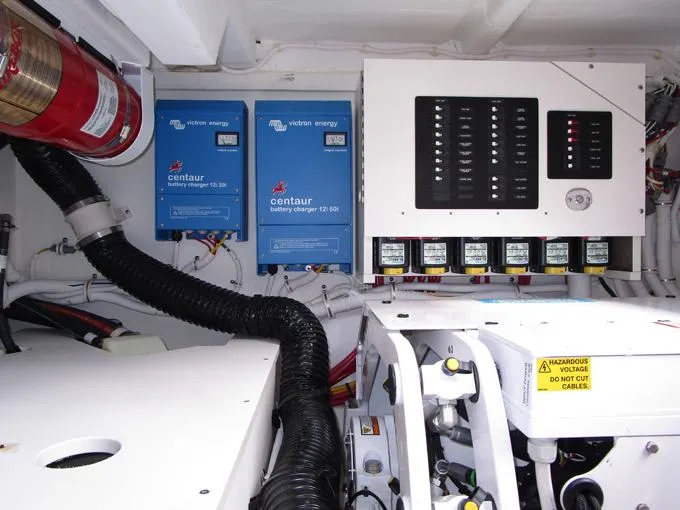 A Lazee Day Yacht Photos Pics Forward Mechanical Spaces