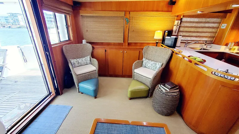 Knot Quitters Yacht Photos Pics Salon Port