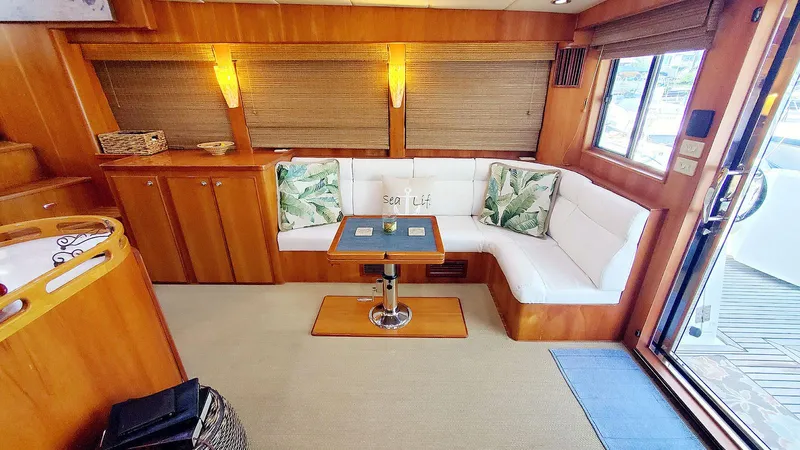 Knot Quitters Yacht Photos Pics Salon Starboard