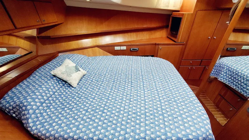 Knot Quitters Yacht Photos Pics Master Stateroom Starboard