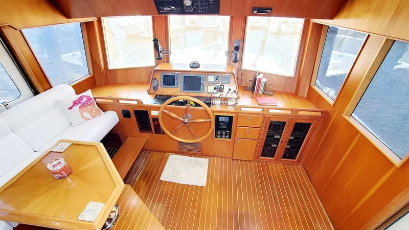 Knot Quitters Yacht Photos Pics Pilothouse Forward