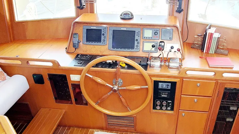 Knot Quitters Yacht Photos Pics Pilothouse Helm