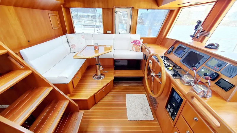 Knot Quitters Yacht Photos Pics Pilothouse Port