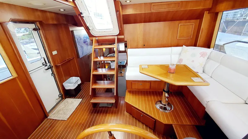 Knot Quitters Yacht Photos Pics Pilothouse Aft