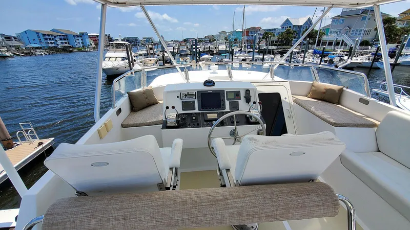 Knot Quitters Yacht Photos Pics Flybridge Forward