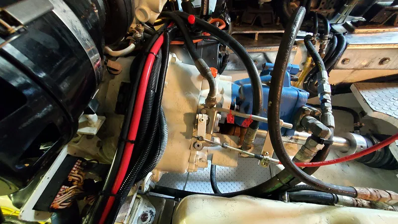 Knot Quitters Yacht Photos Pics Main Engine Transmission