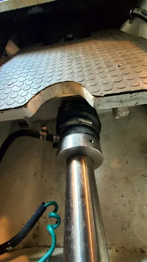 Knot Quitters Yacht Photos Pics Main Engine Dripless Shaft Seal