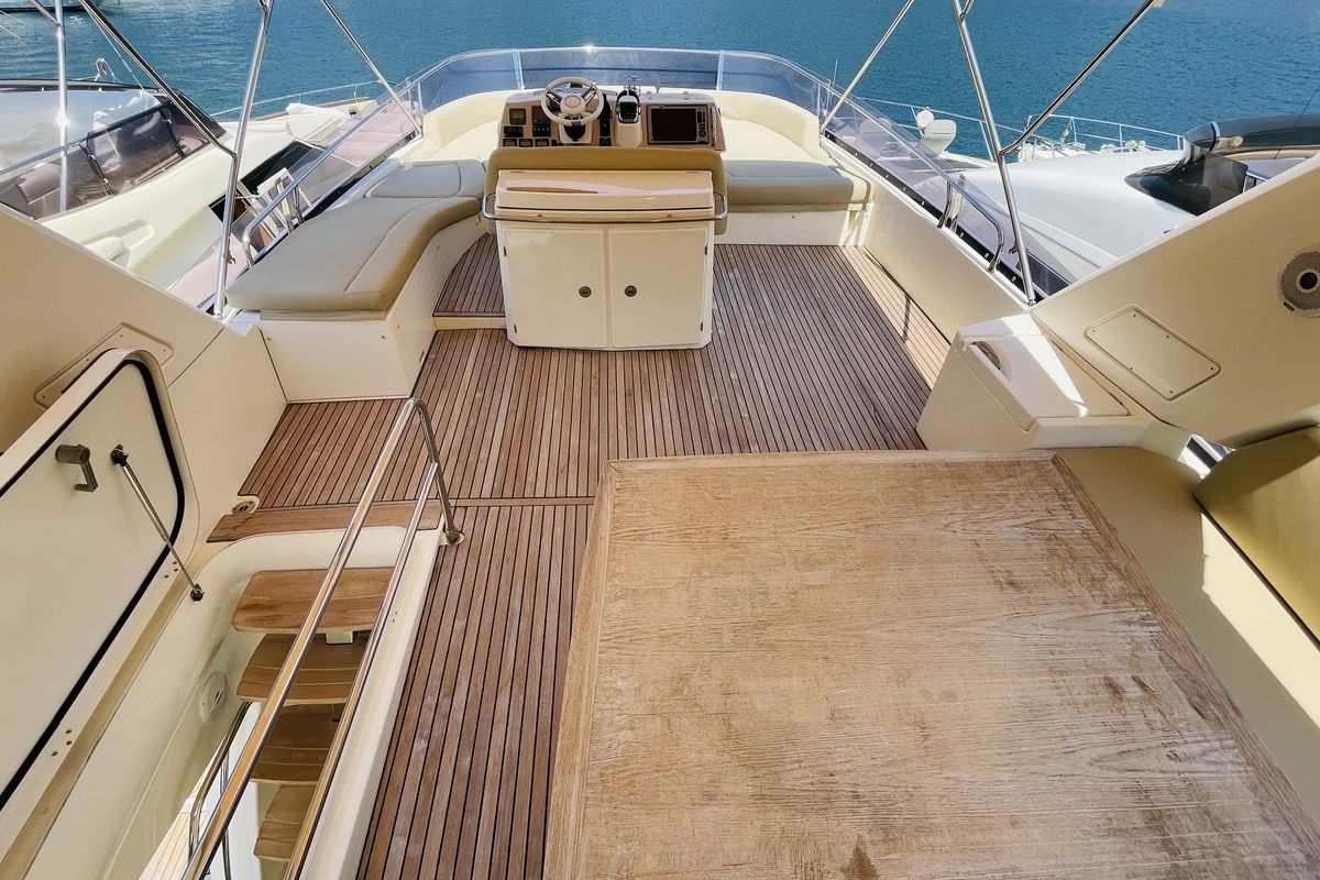 2011 Prestige 63 