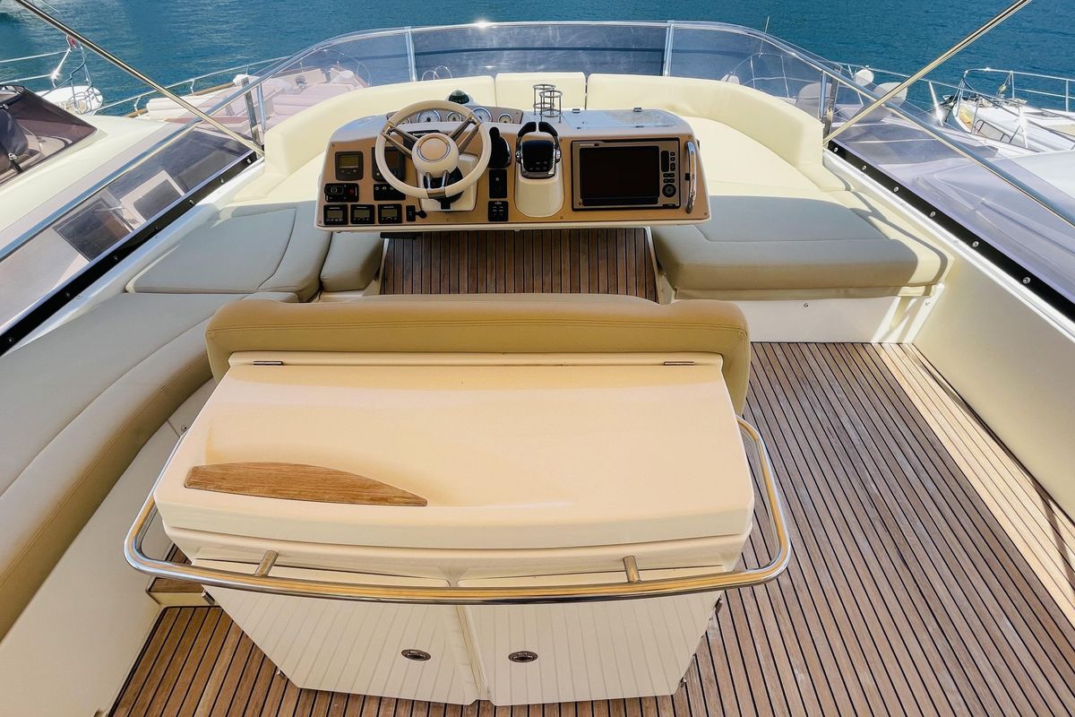 2011 Prestige 63 