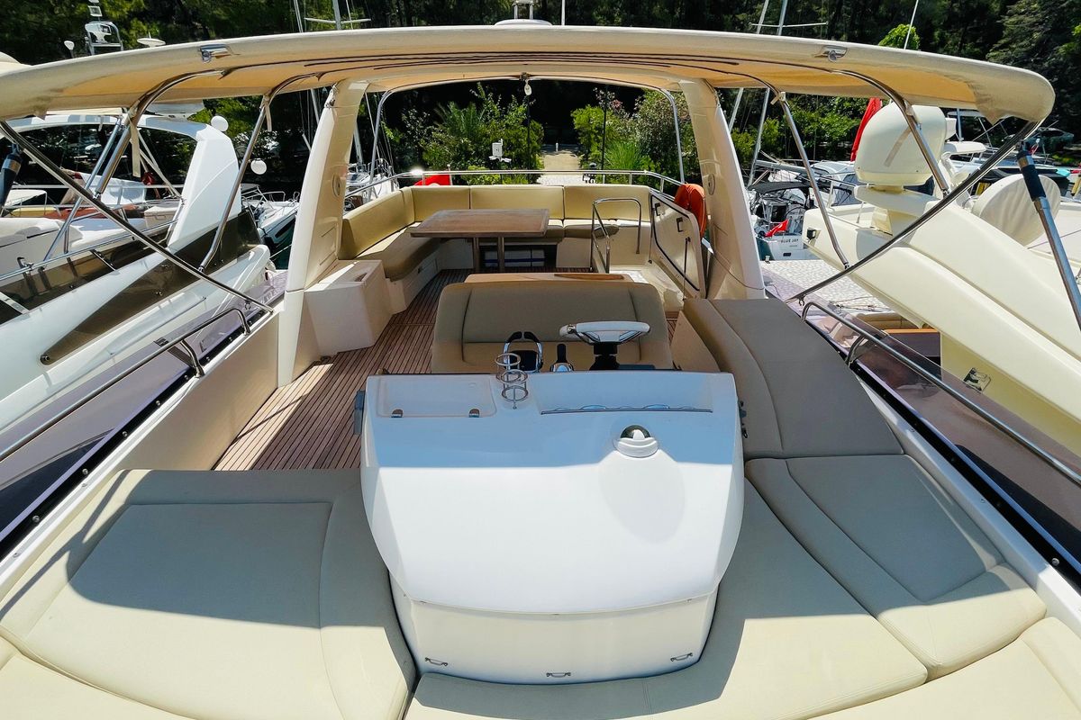 2011 Prestige 63 
