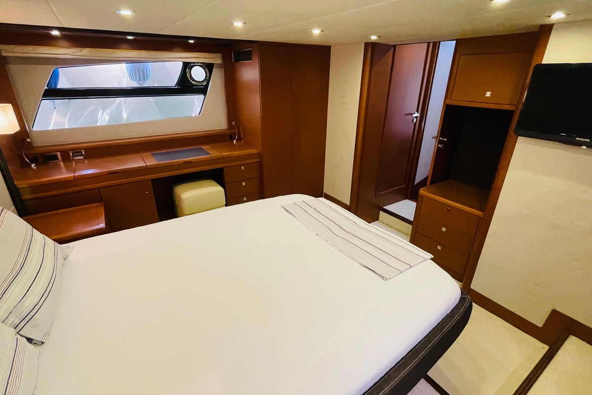 2011 Prestige 63 