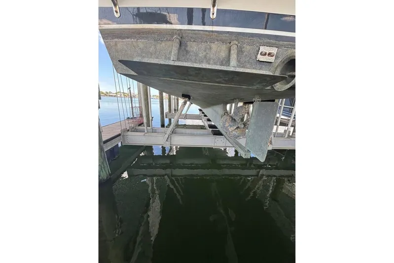  Yacht Photos Pics 2006 Mariner Orient boat hull and propeller in dry dock.