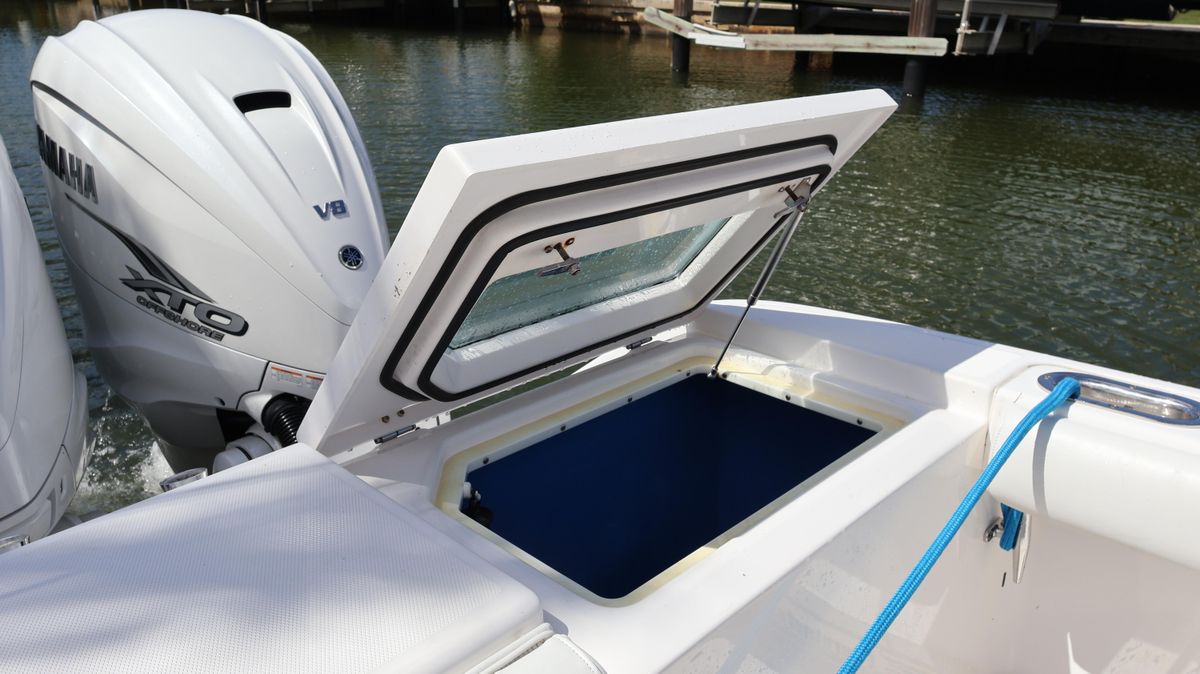 2019 Everglades 42 