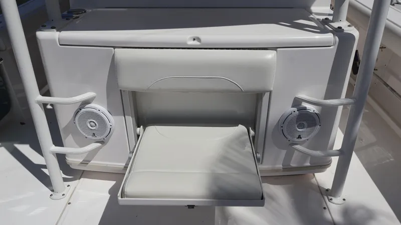  Yacht Photos Pics 2019 Everglades 435 Center Console boat seat with built-in speakers.
