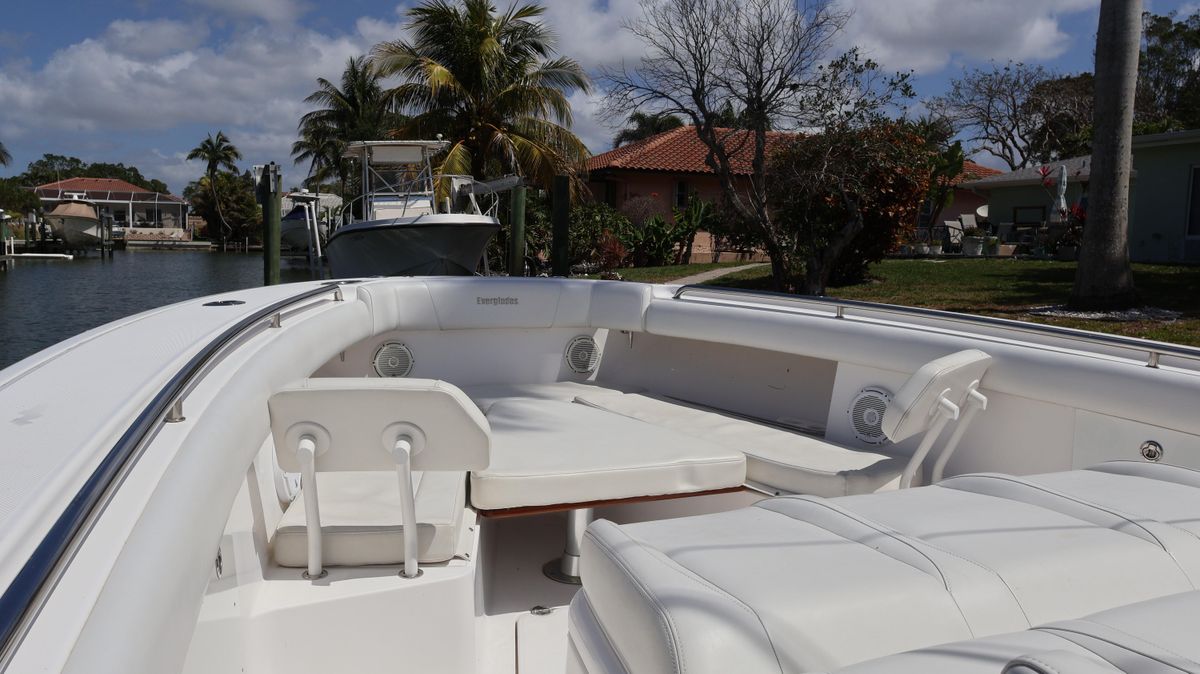 2019 Everglades 42 