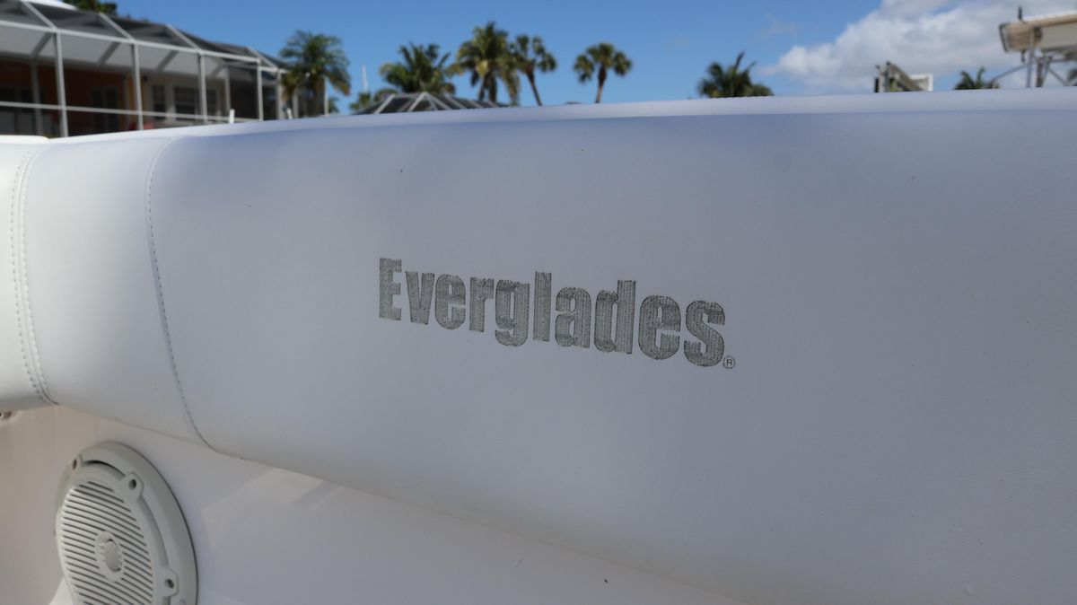 2019 Everglades 42 