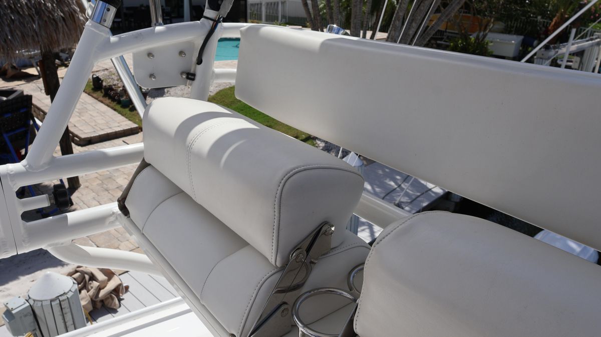 2019 Everglades 42 