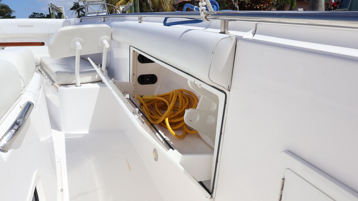 2019 Everglades 42 