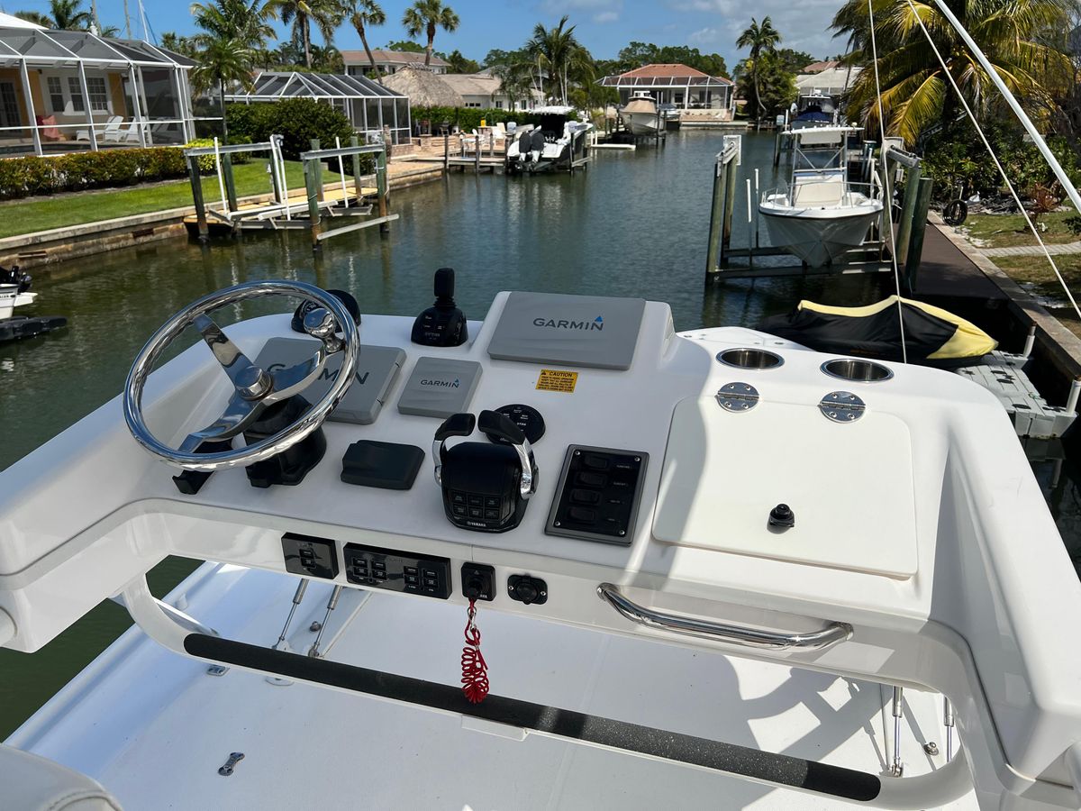 2019 Everglades 42 