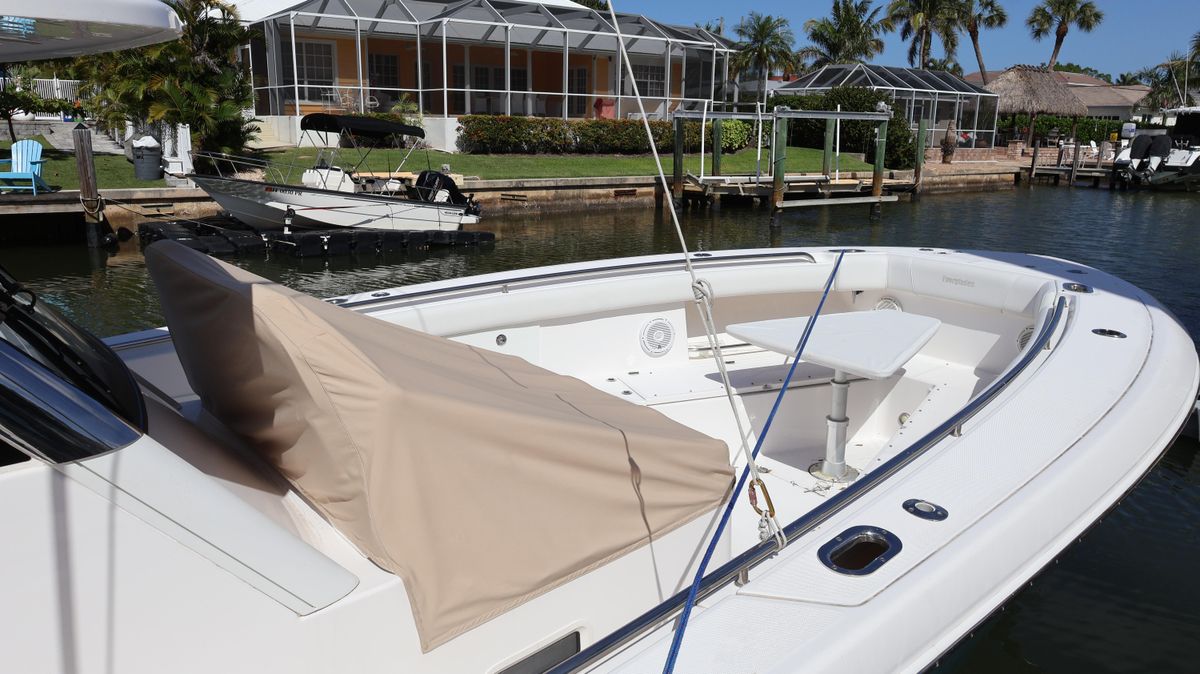 2019 Everglades 42 