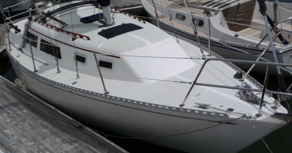 1983 Islander Bahama Sloop