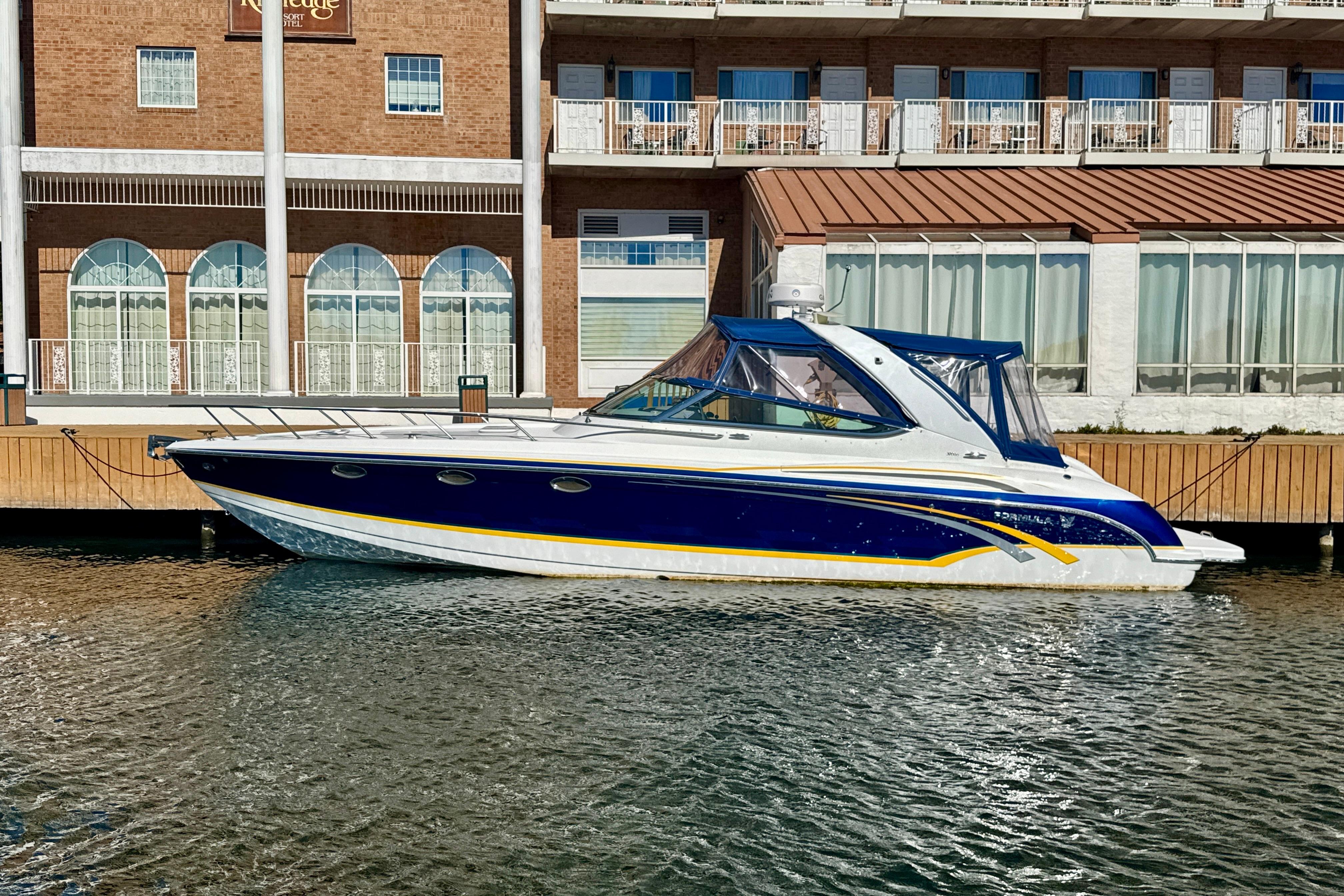 Formula 370 Super Sport