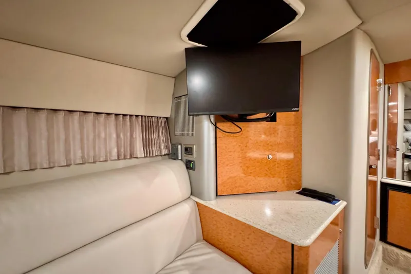  Yacht Photos Pics Interior of 2006 Formula 370 Super Sport with TV and seating area.