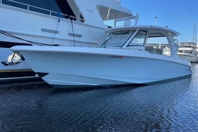 Boston Whaler 350 Realm
