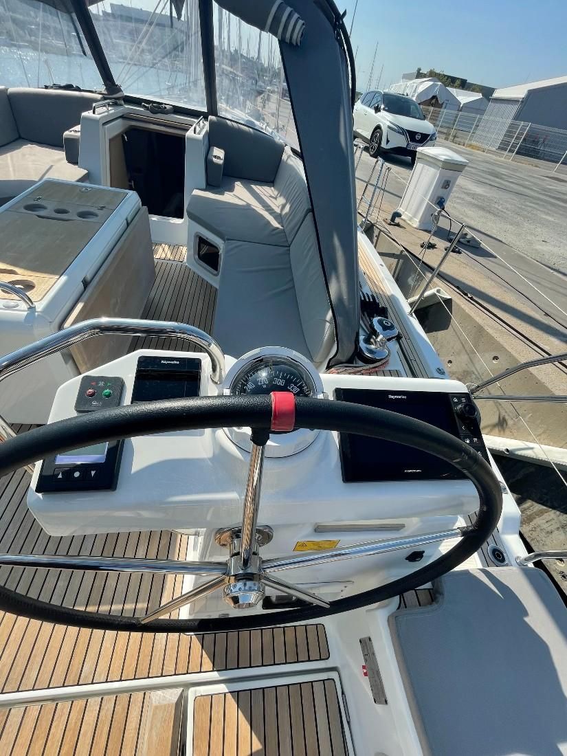 2019 Jeanneau 52 