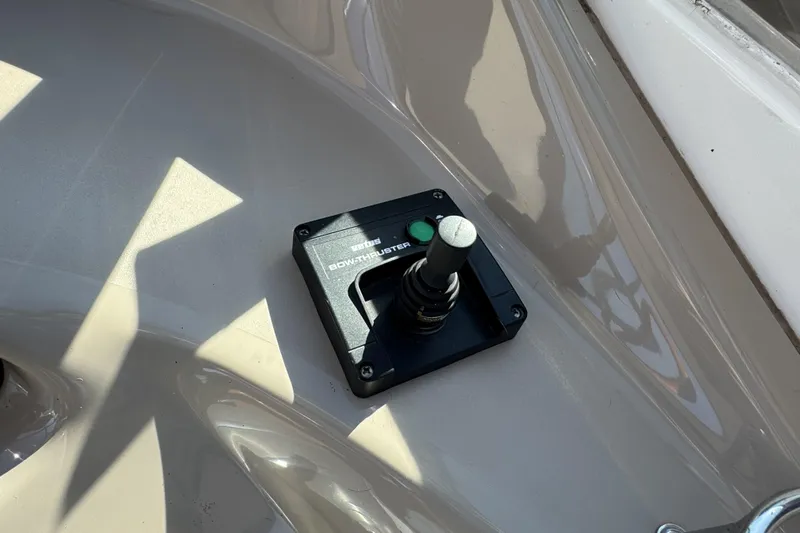  Yacht Photos Pics Bow thruster control on 2001 Sea Ray Sundancer 510 yacht deck.