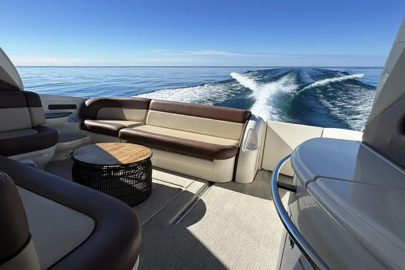  Yacht Photos Pics Luxurious 2001 Sea Ray Sundancer 510 yacht interior with ocean view and seating area.