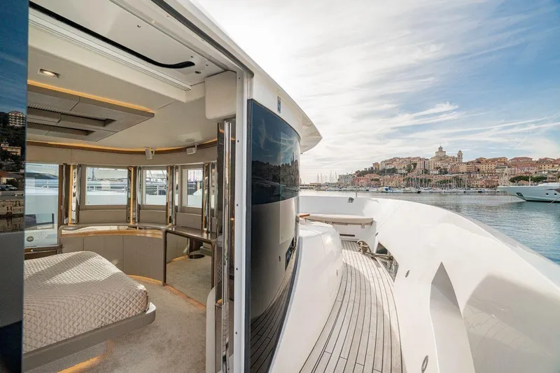 7 Seconds Yacht Photos Pics Luxurious Dreamline 26 yacht interior with scenic coastal view, 2015 model.