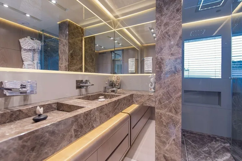 7 Seconds Yacht Photos Pics Luxurious marble bathroom interior on 2015 Dreamline DL Yachts 26 model.